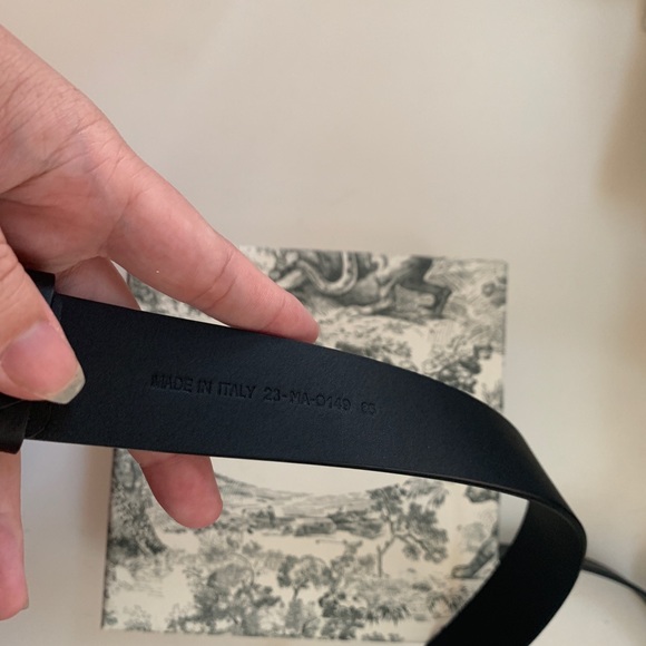 ❌SOLD❌Dior all black belt size 85 - Picture 2 of 4